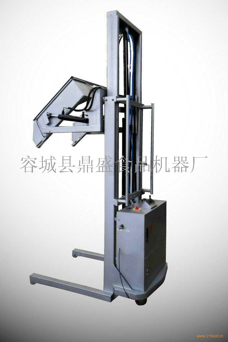 产品型号: QJ1300 产品报价: 产品特点: 简介:电动提升机——分升机主干、不锈钢槽子两部分。主要利用电动原理进行升降、旋转。 用途:馅料食品厂内针对豆沙枣泥、水果馅、果酱等原料进行升降倒料。 特点:操作简单,移动方便快捷,一机多用,既省时又省工。 注意事项:在使用该设备时,一定要注意提升主干与槽子的安全连接,确保安全提升。 优点:此提升机配带称重器。